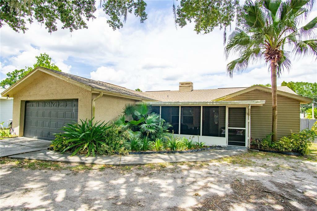 Property Photo: 3701 Duff Road FL 33810