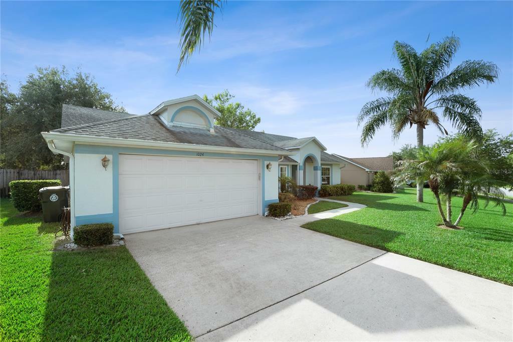 Property Photo:  1024 Long Branch Lane  FL 32765 