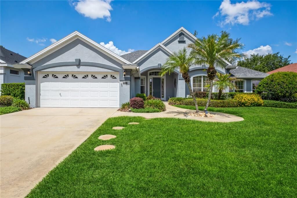 Property Photo: 248 Hazeltine Drive FL 32713