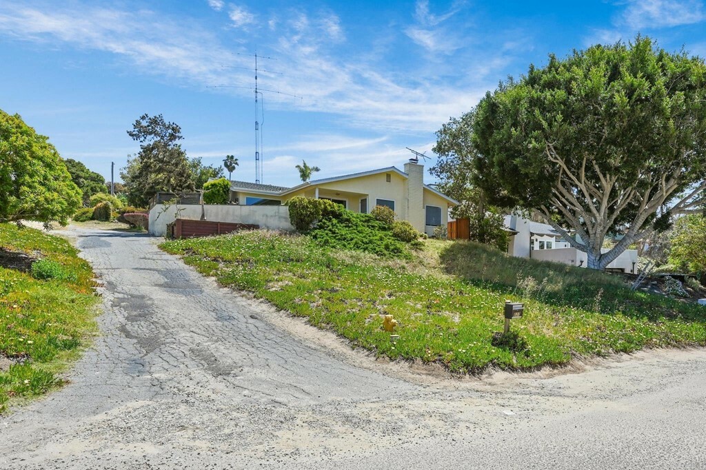 Property Photo:  837 Passiflora Avenue  CA 92024 