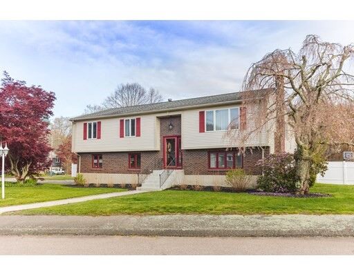2 Holly Ln  Randolph MA 02368 photo