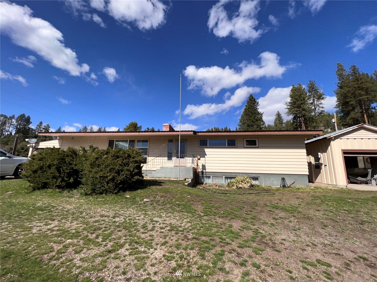 Property Photo:  1020 Leo Gaffney Boulevard  WA 99166 