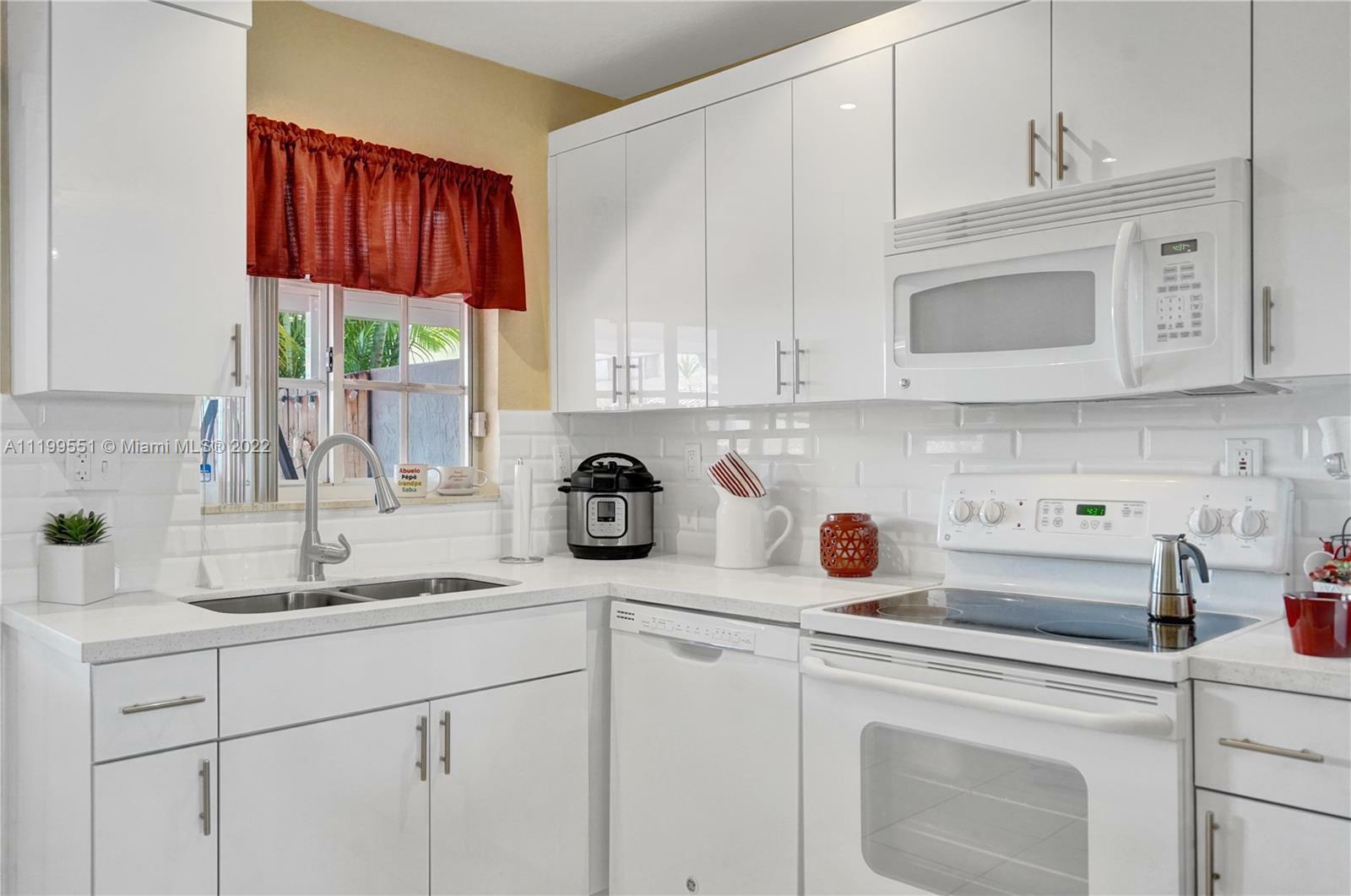 Property Photo: 2860 W 80th St 116-12 FL 33018