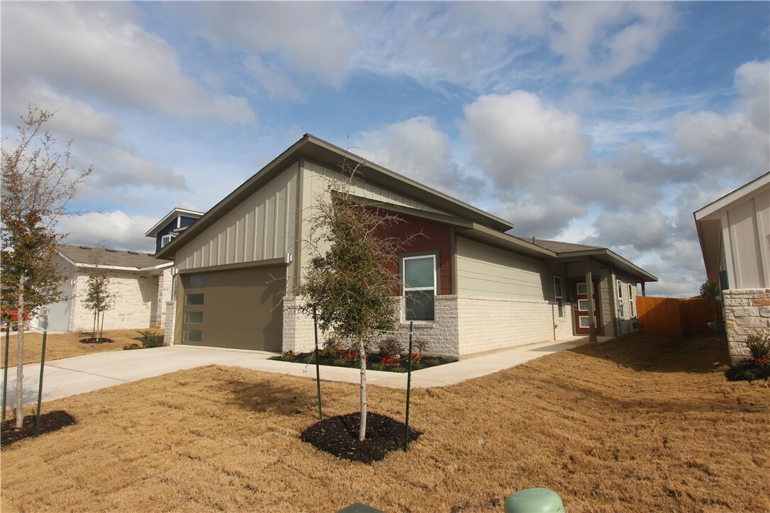 Property Photo:  120 Deserti Road  TX 78641 