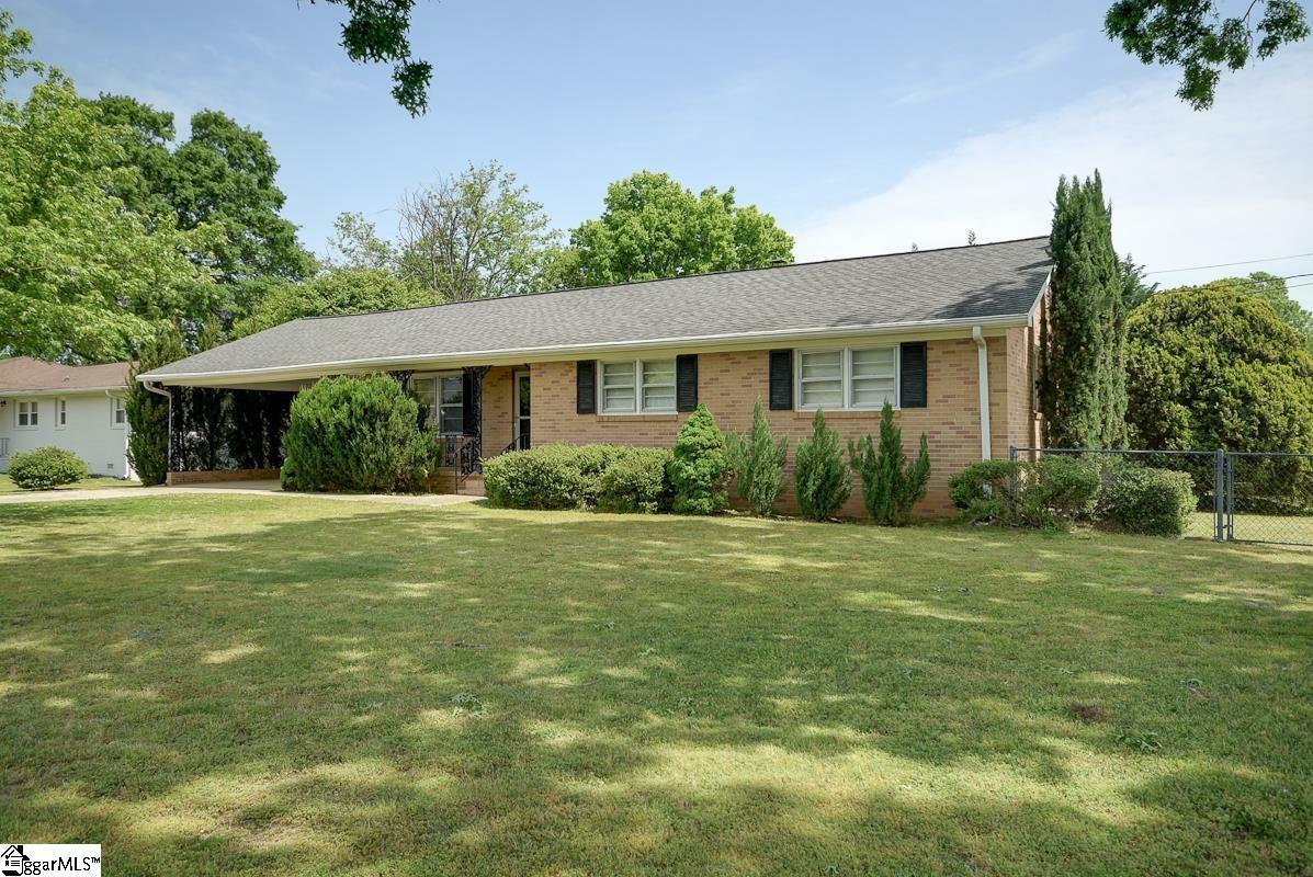 Property Photo:  2 Manassas Drive  SC 29617 