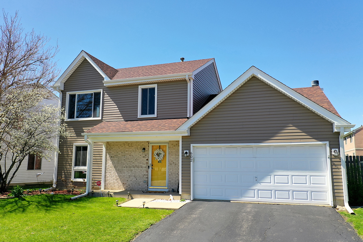 Property Photo:  602 East Avenue  IL 60107 