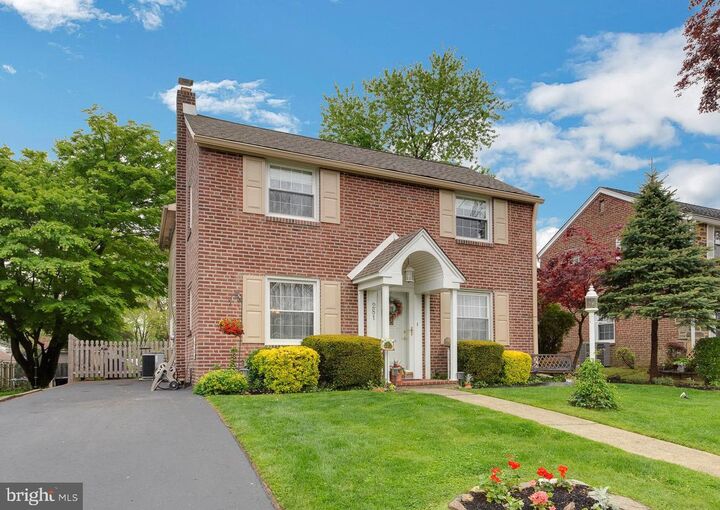 281 School Lane  Springfield PA 19064 photo