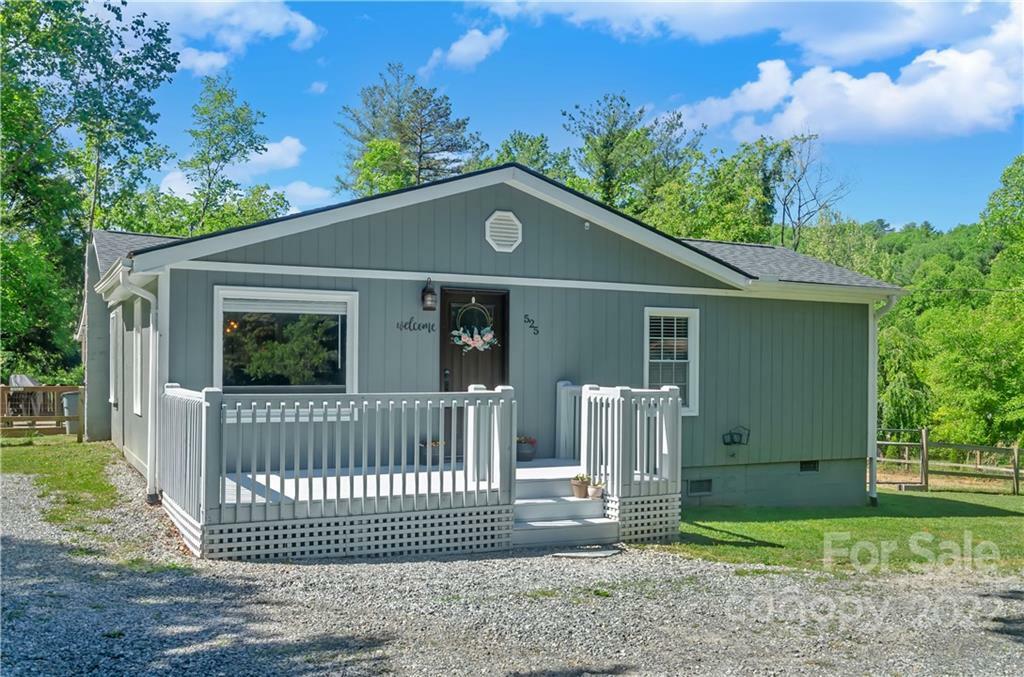 Property Photo:  525 Stoney Mountain Road  NC 28791 