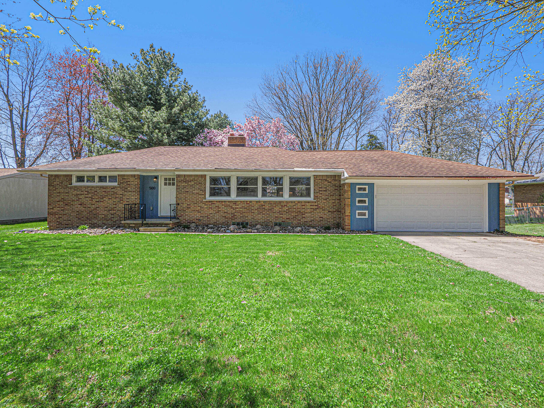 Property Photo:  500 Vanderveen Drive  MI 48854 