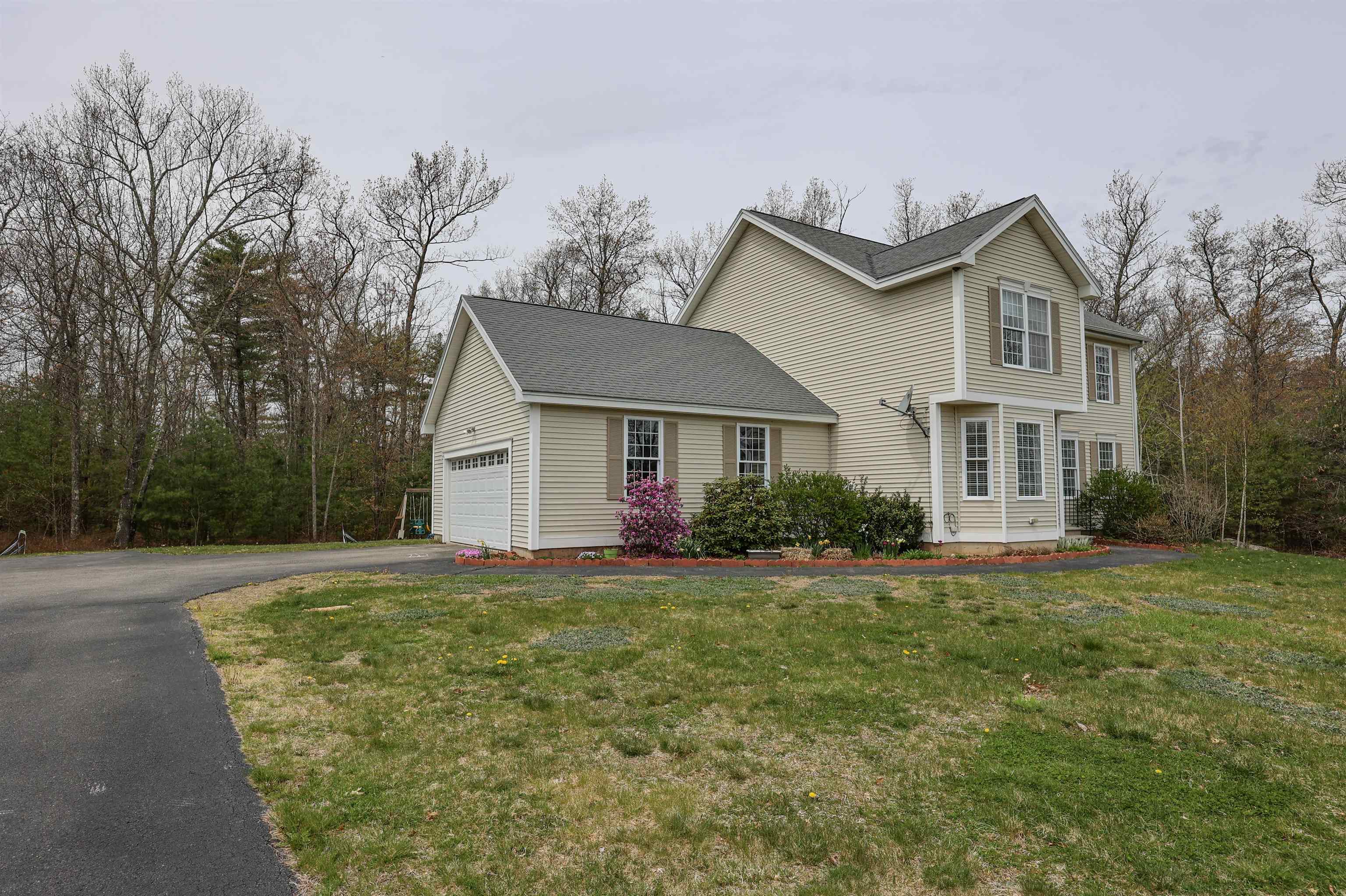 Property Photo: 99 S Ridge Drive NH 03109