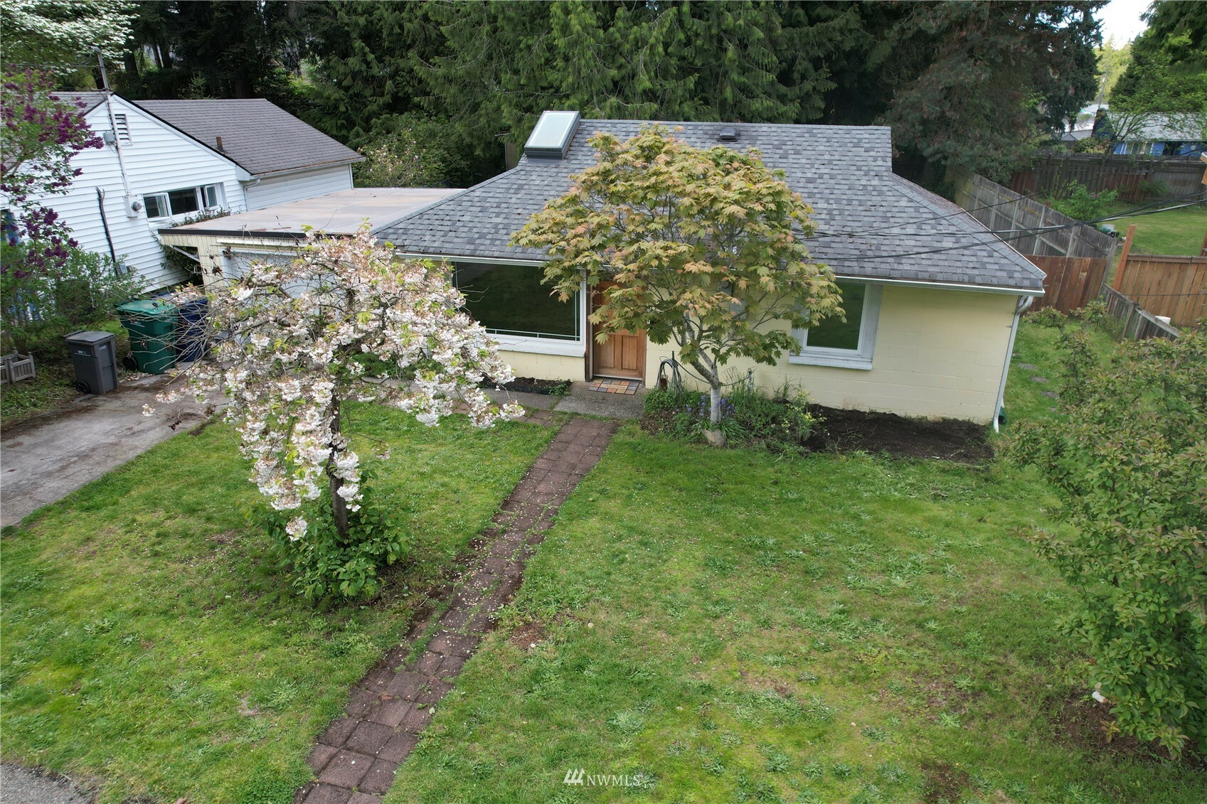 Property Photo:  5005 236th Street SW  WA 98043 