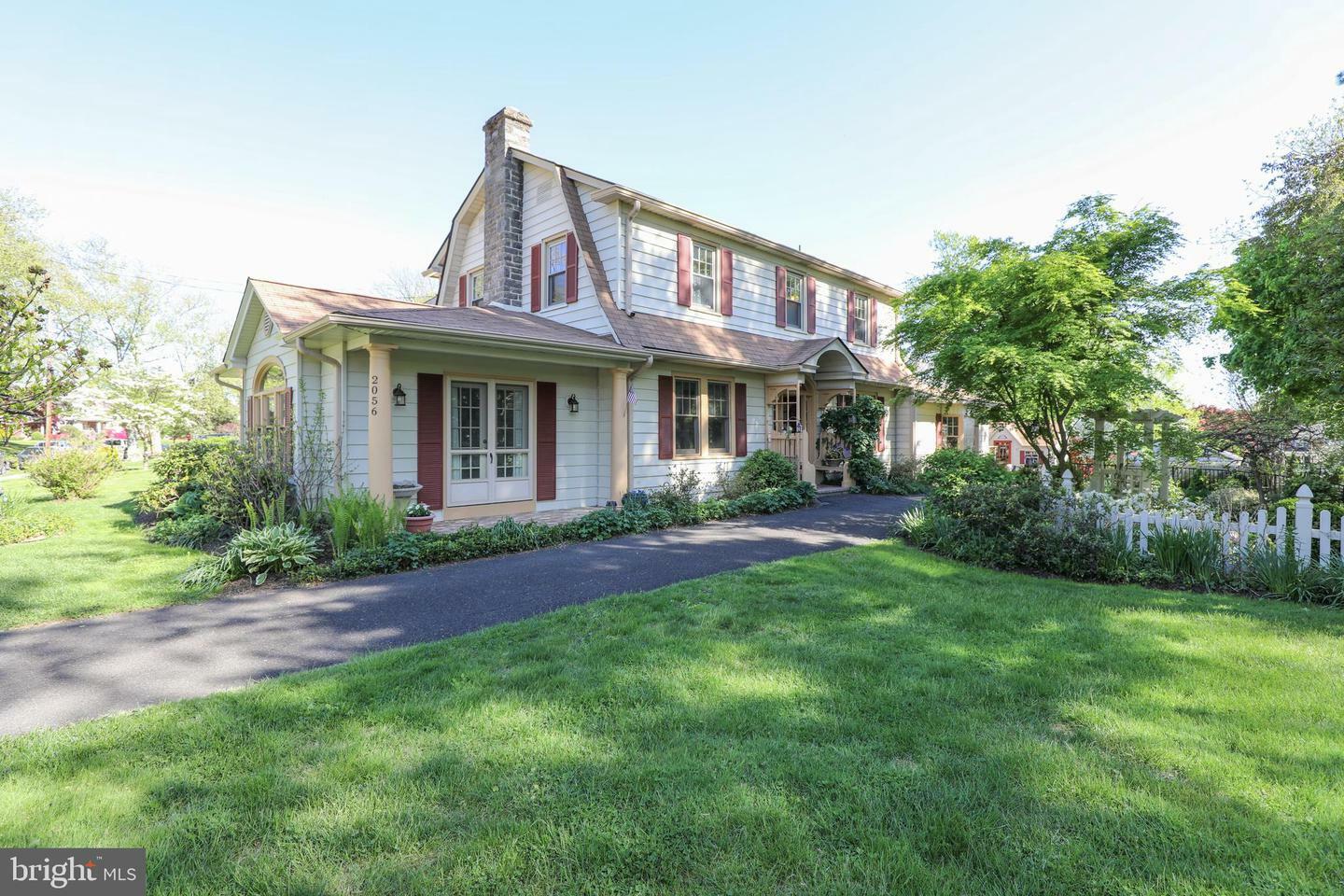 Property Photo:  2056 Corinthian Avenue  PA 19001 