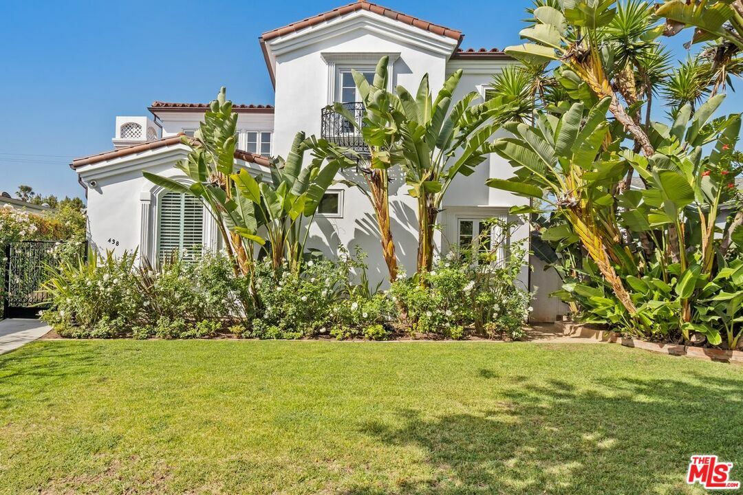 Property Photo:  438   Lincoln Blvd  CA 90402 