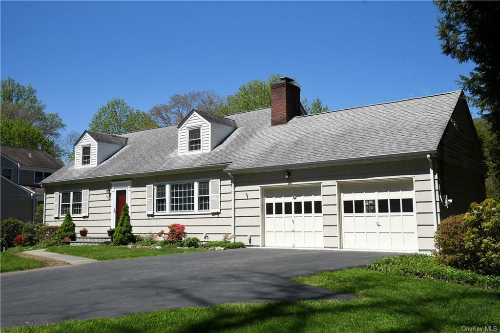 Property Photo:  90 Charlmont Drive  NY 10570 