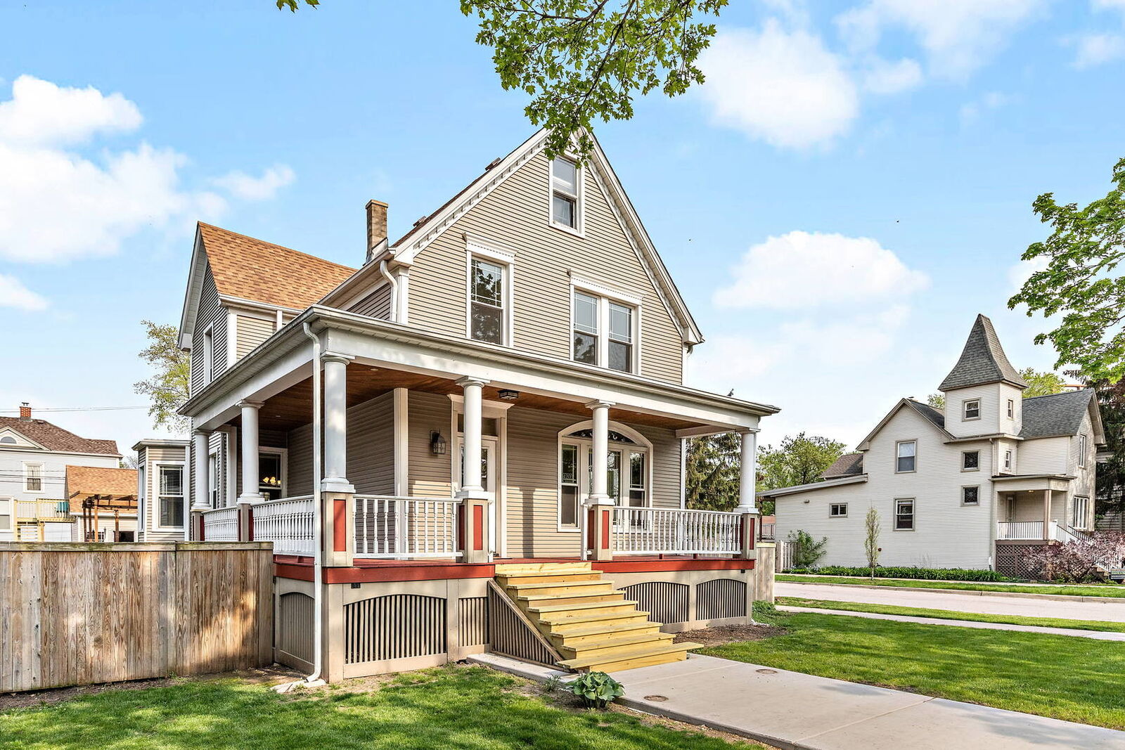 Property Photo: 4203 N Kildare Avenue IL 60641