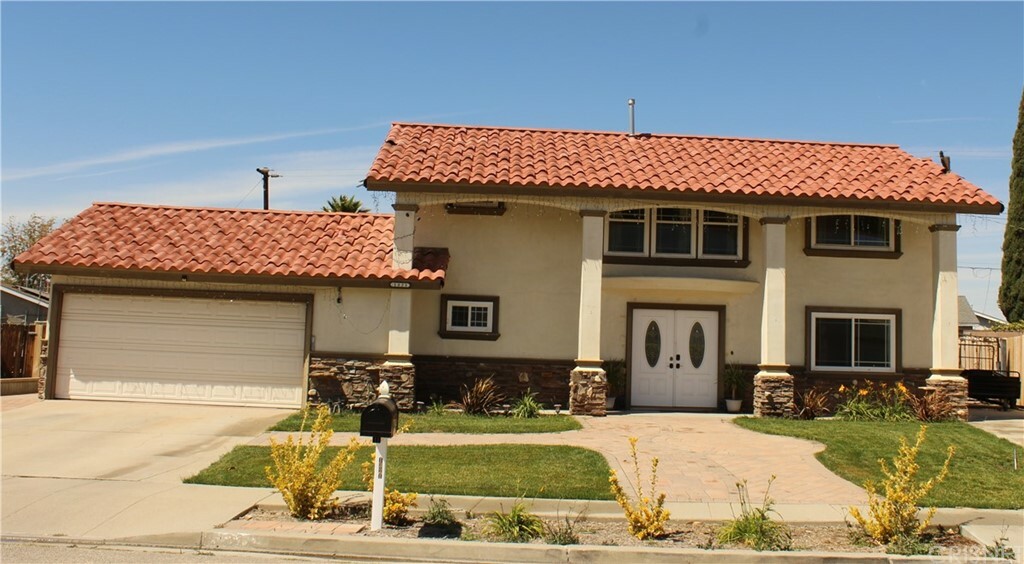 Property Photo:  1321 Dinsmore Street  CA 93065 