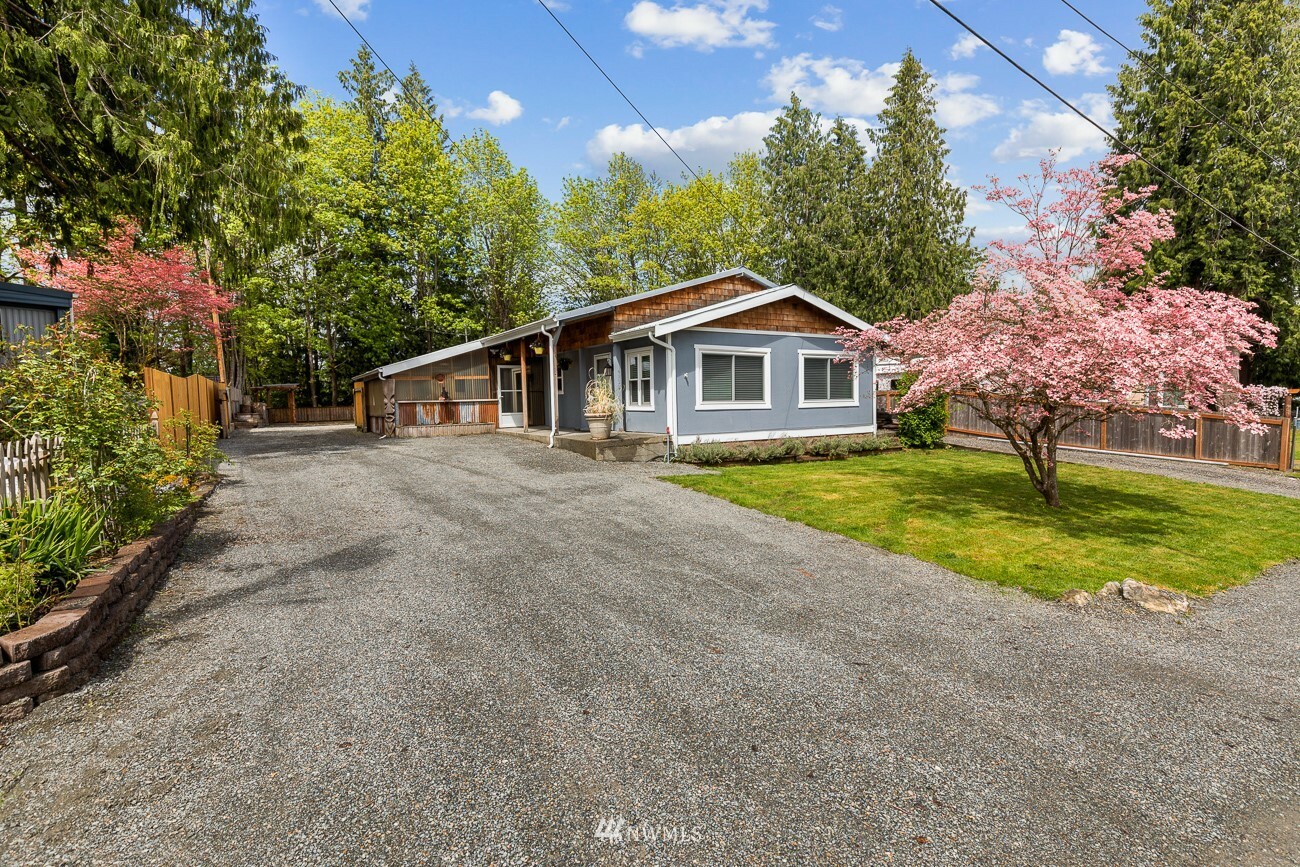 Property Photo:  4933 335th Street SE  WA 98024 