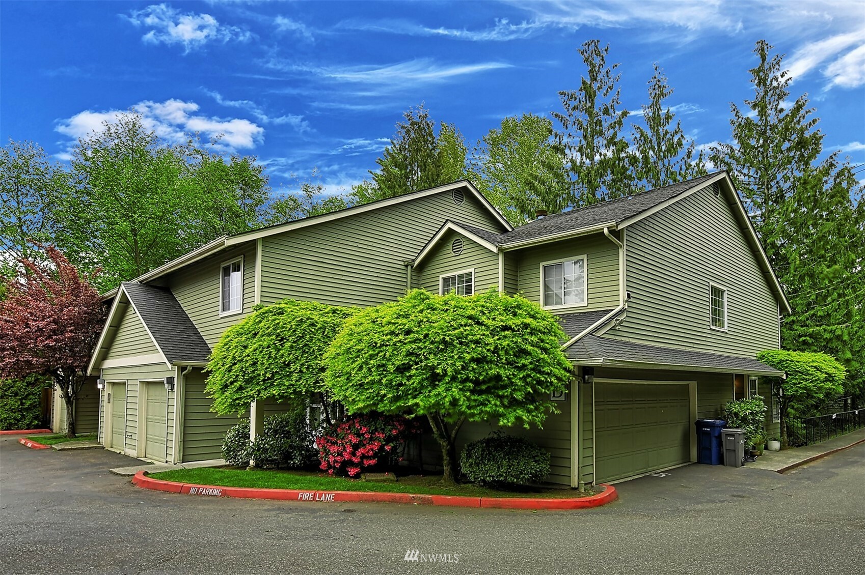 Property Photo:  9825 18th Avenue W D3  WA 98204 