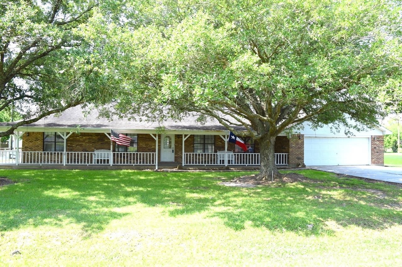 Property Photo:  3049 Lebonnet Dr  TX 77705 