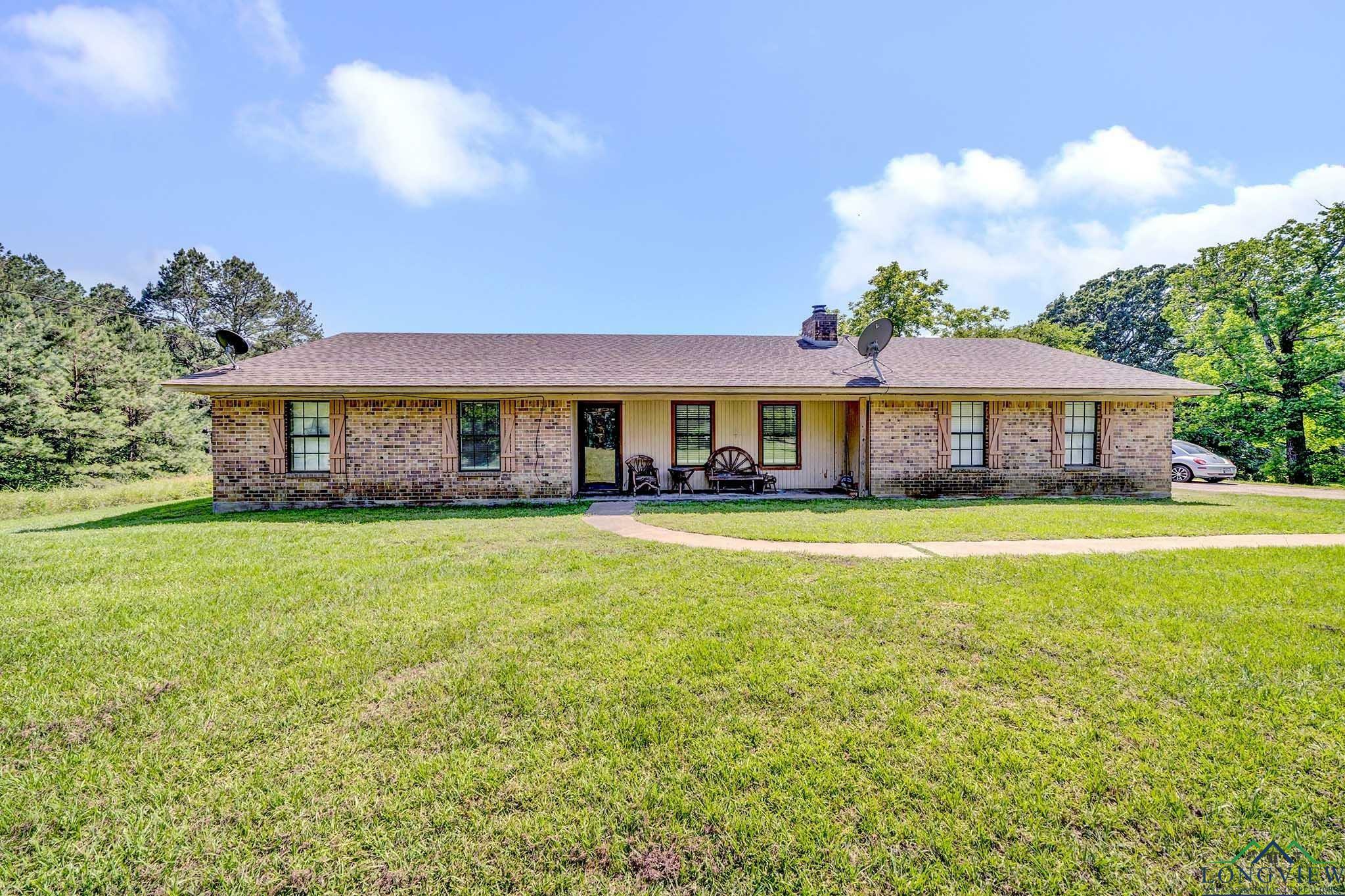 Property Photo:  552 County Road 133  TX 75643 