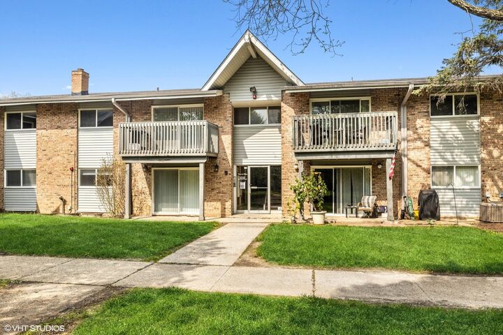 16W625 Mockingbird Lane 208  Willowbrook IL 60527 photo
