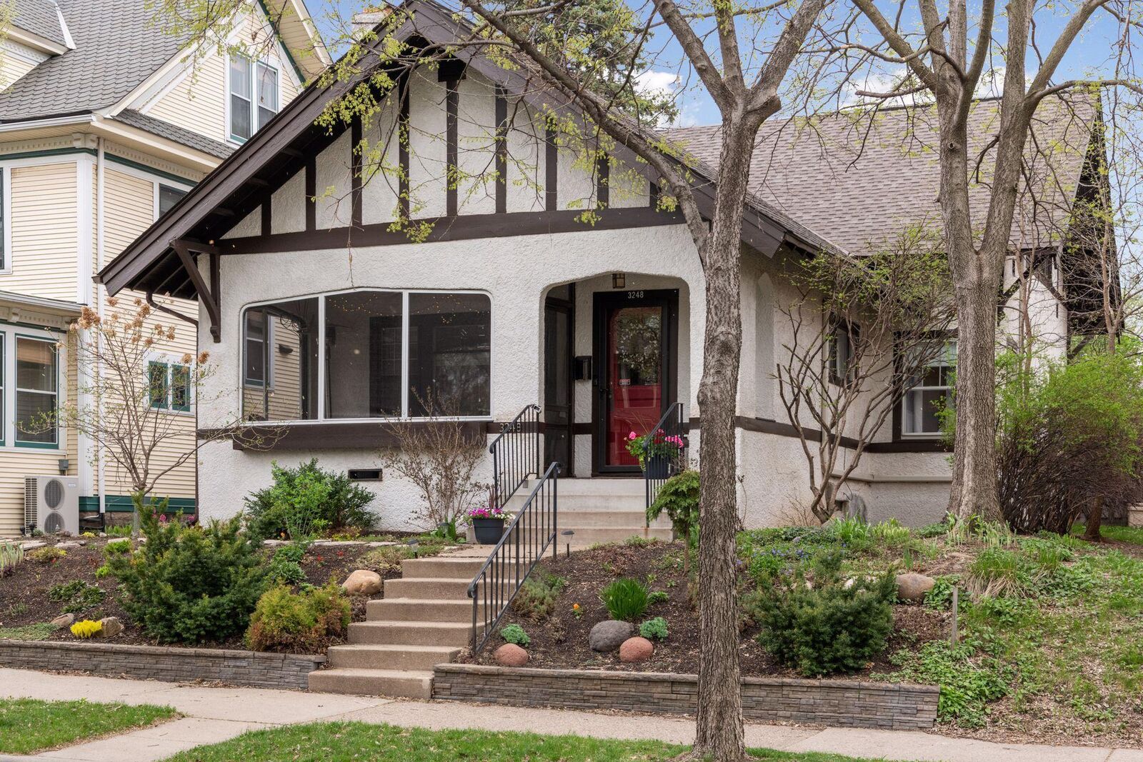 Property Photo: 3248 Aldrich Avenue S MN 55408