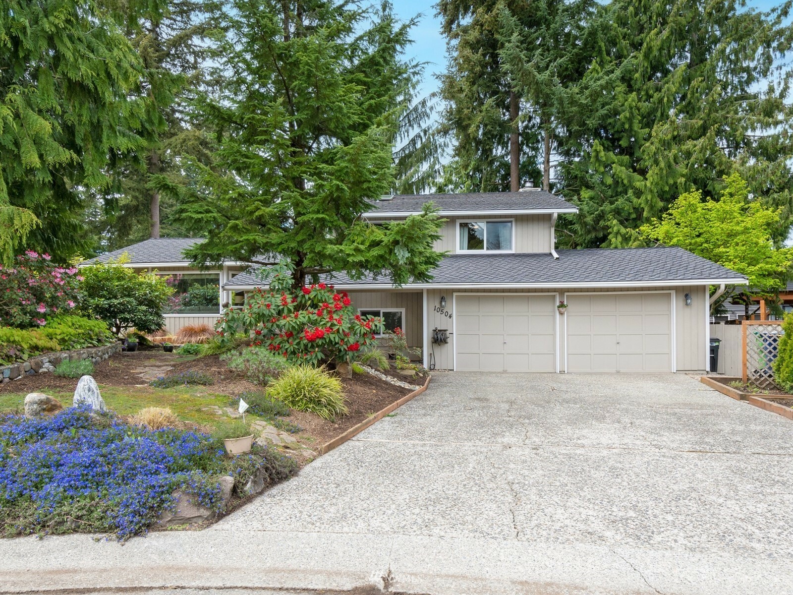 Property Photo: 10504 34th Drive SE WA 98208