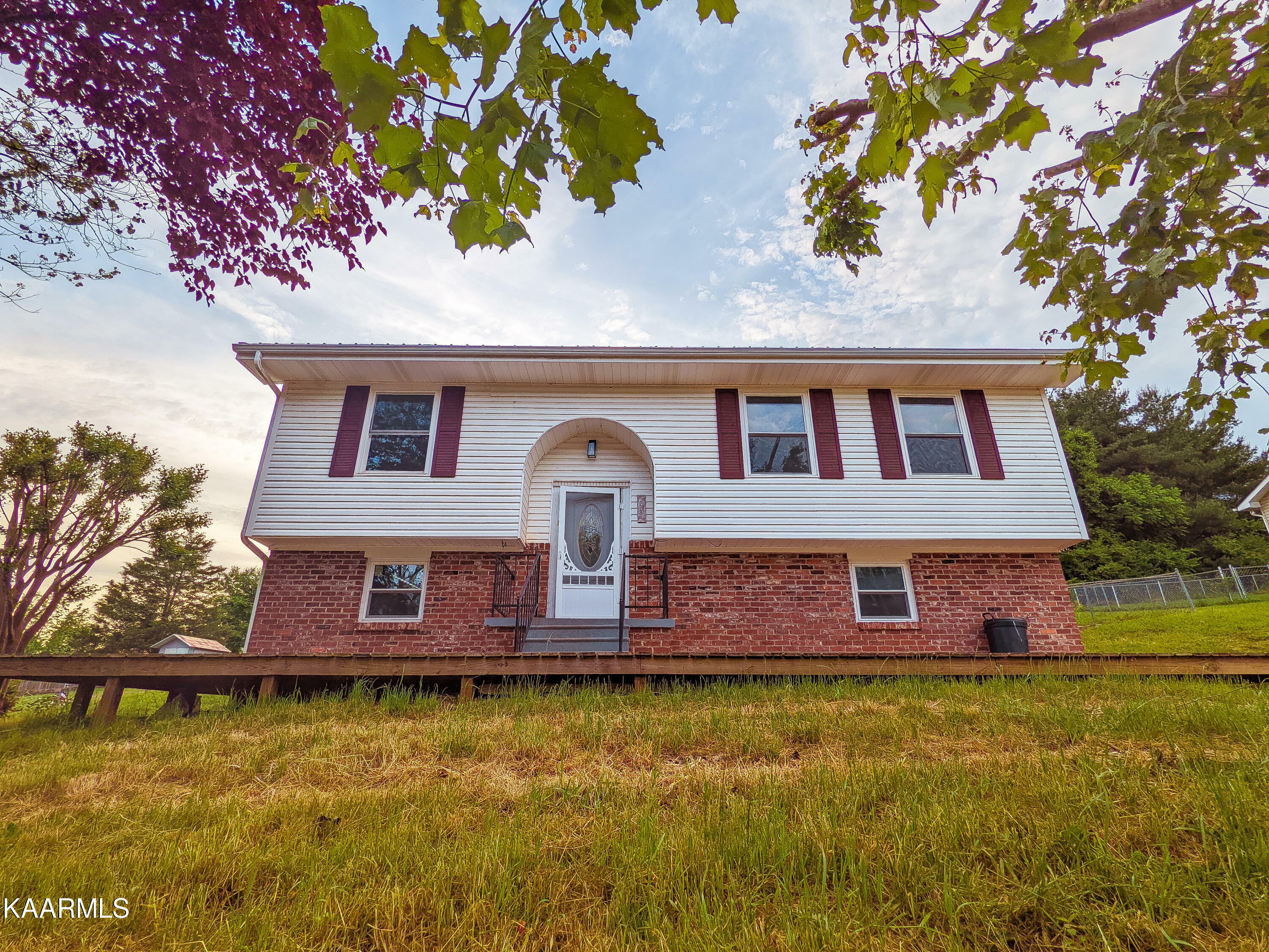 Property Photo:  209 Heuer St  TN 37874 