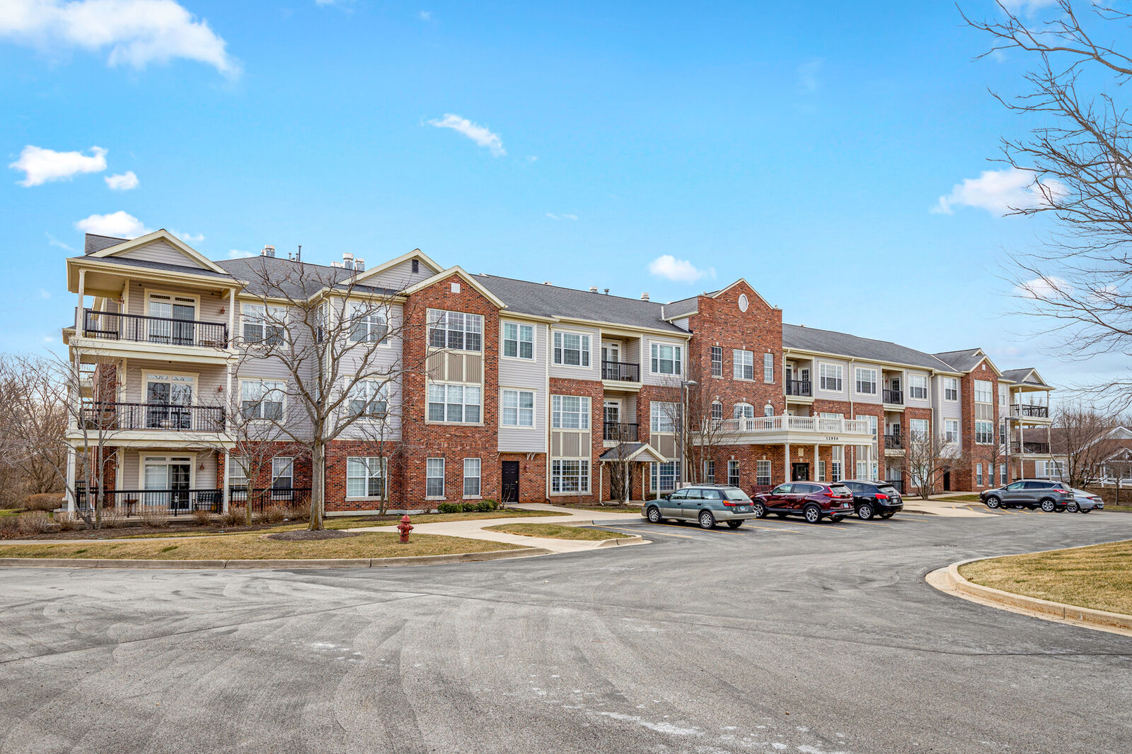 Property Photo: 12950 Meadow View Court 108 IL 60142