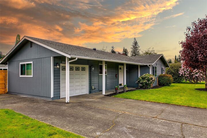 Property Photo: 1926 M Street SE WA 98002