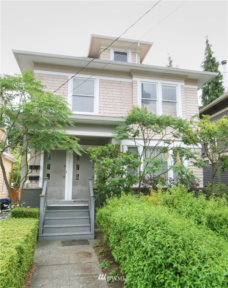 Property Photo:  620 Malden Avenue E 4  WA 98112 