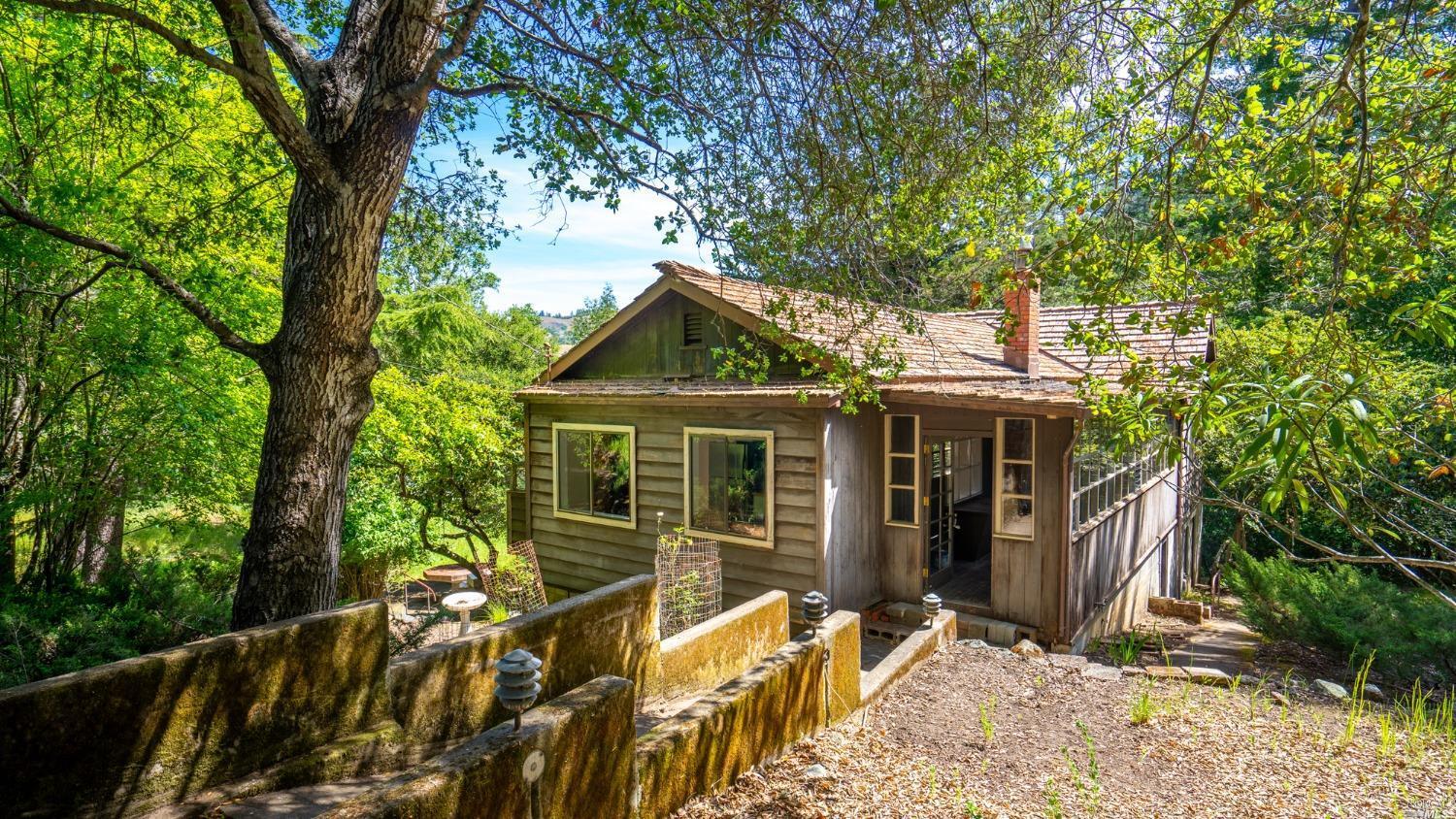 Property Photo:  305 Redwood Drive  CA 94973 