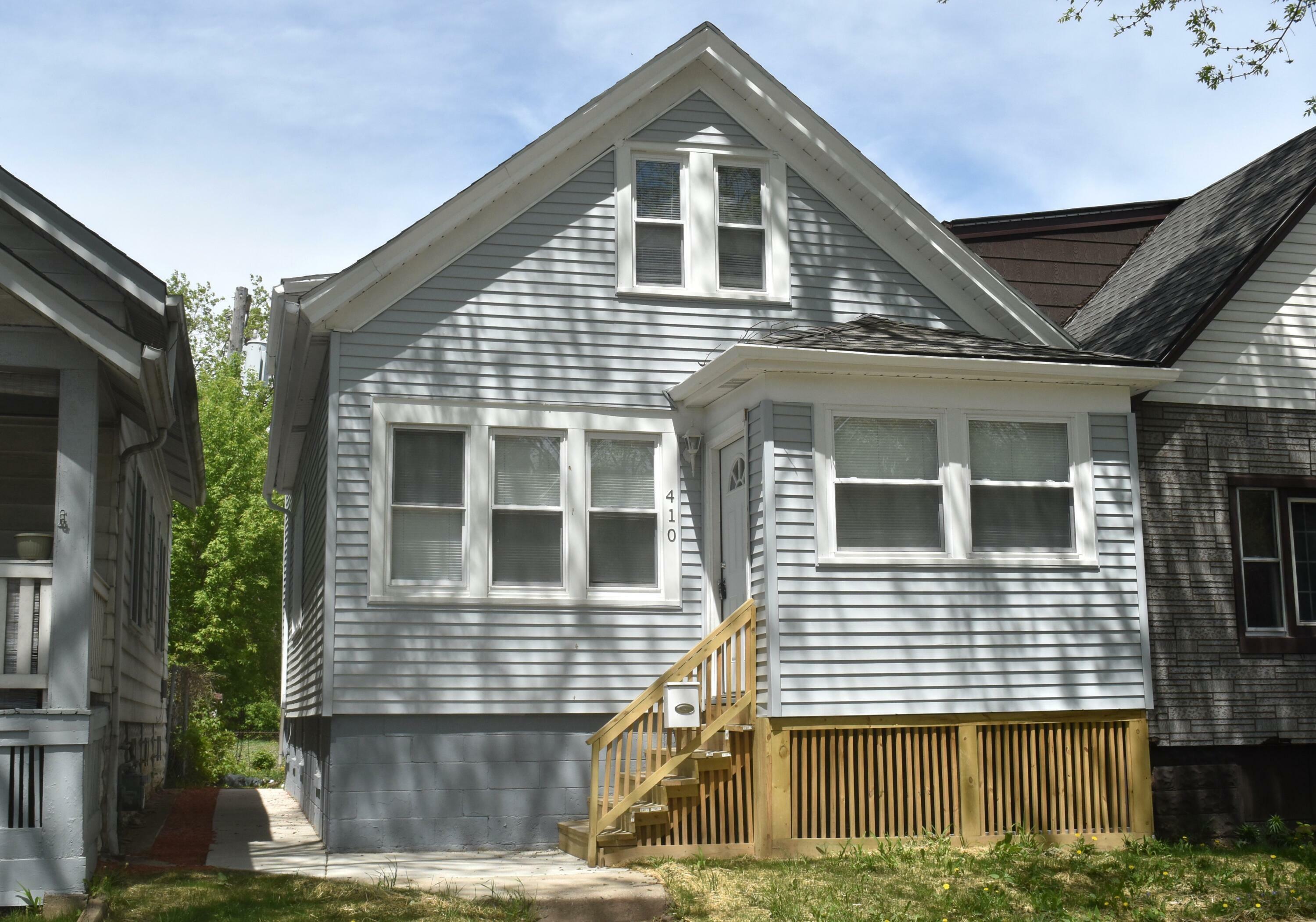 Property Photo:  410 E Locust St  WI 53212 