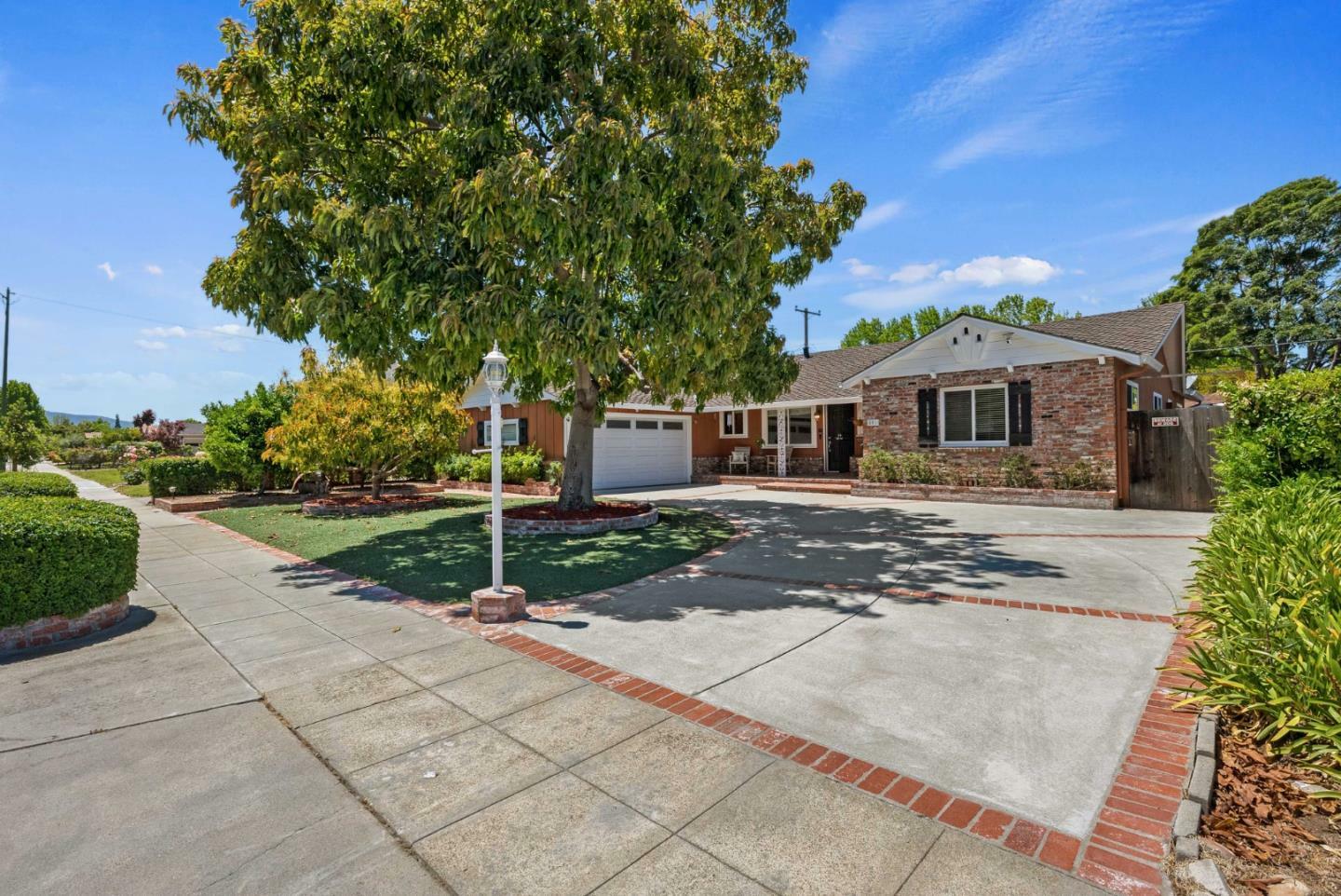 Property Photo:  801 S Daniel Way  CA 95128 