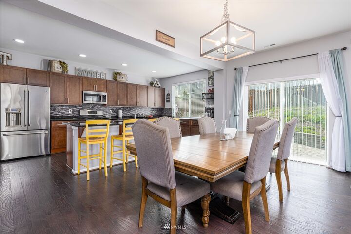 Property Photo: 19410 19th Avenue E WA 98387