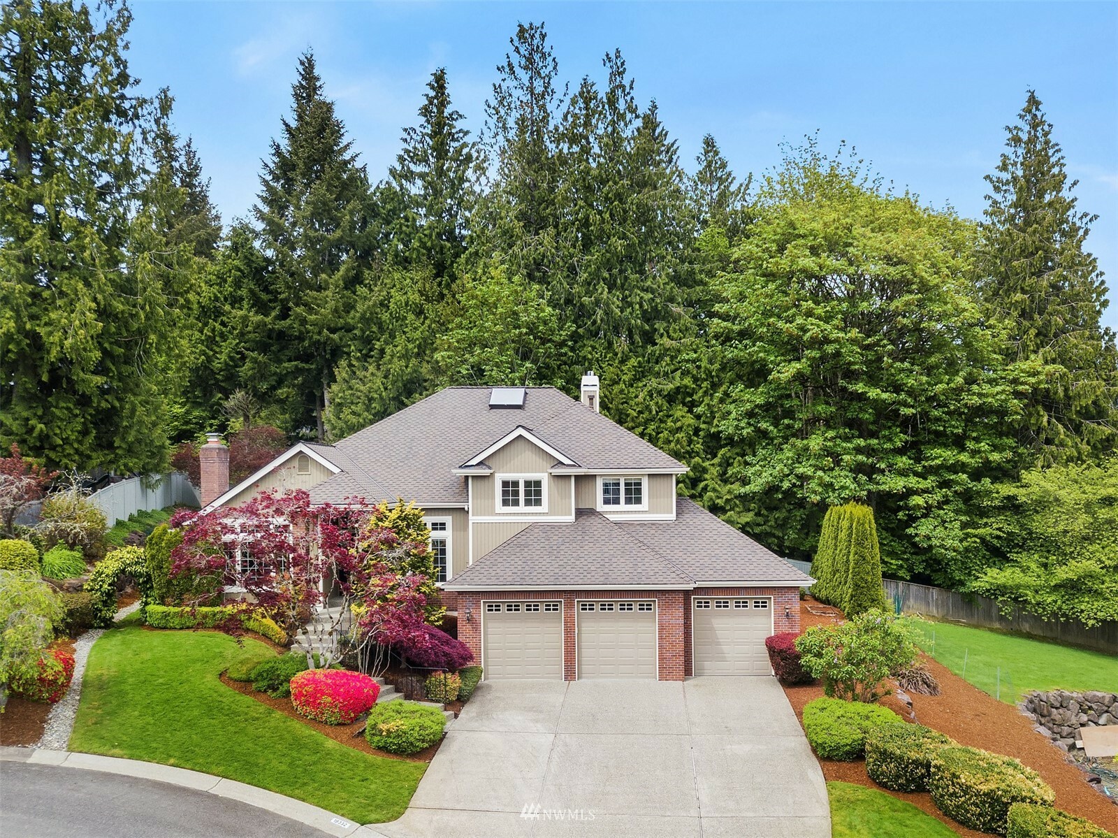 Property Photo: 18332 NE 101st Court WA 98052