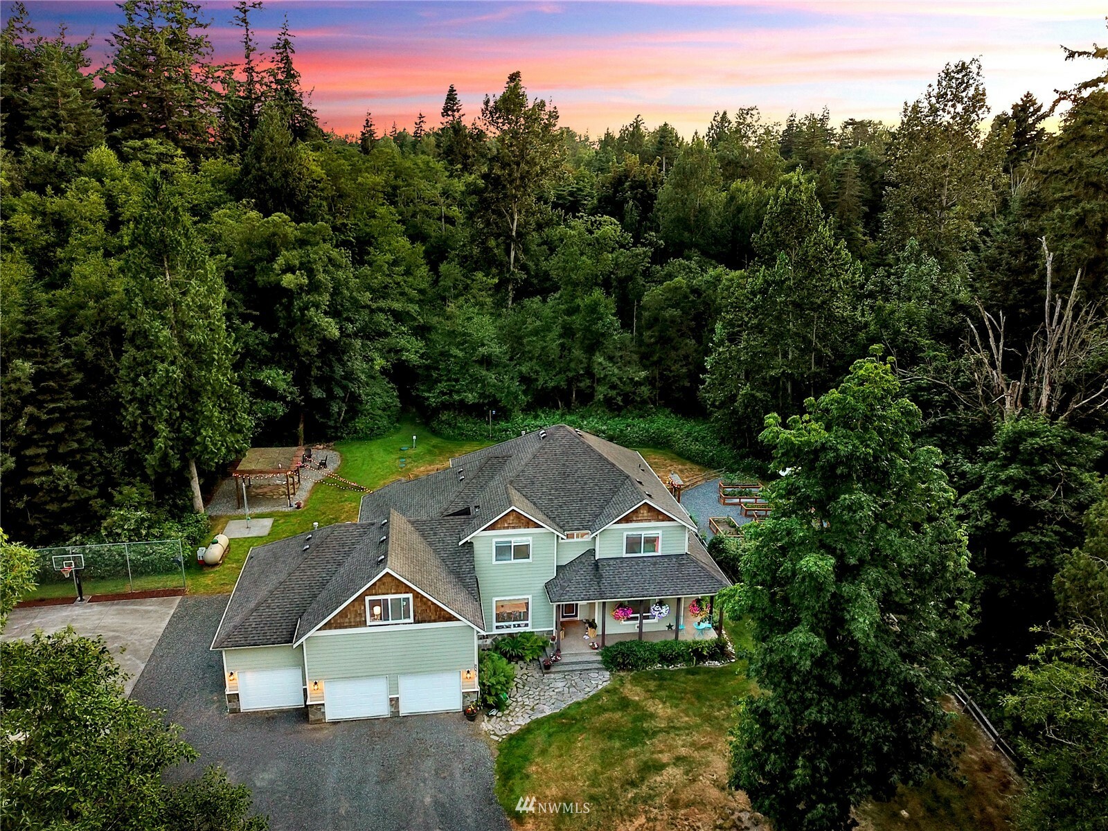 Property Photo:  8075 Birch Terrace Lane  WA 98240 