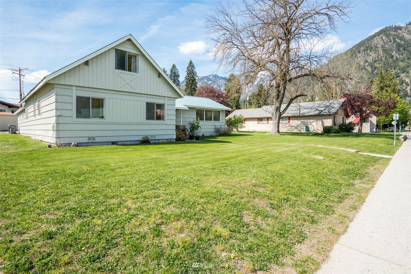 Property Photo:  415 Evans Street  WA 98826 