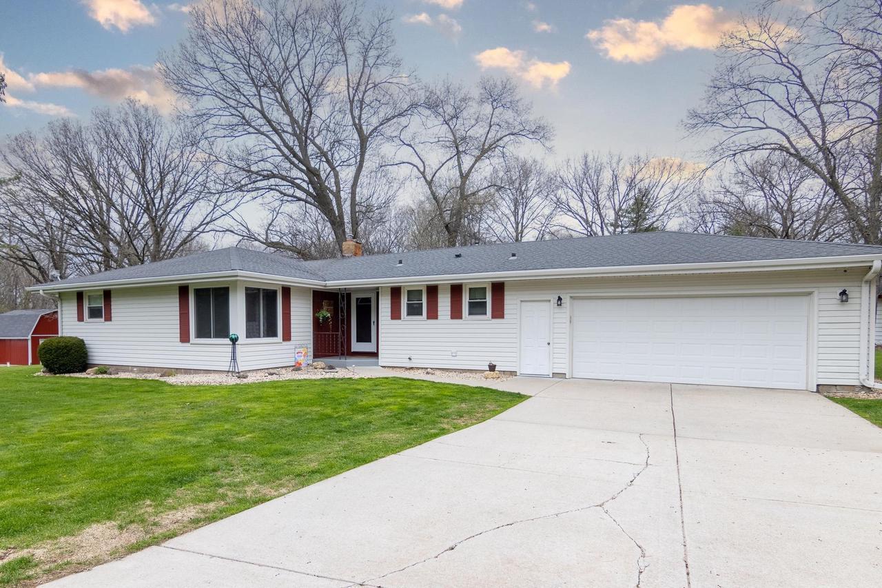 Property Photo: 13 East Deer Run Park Rd WI 53534