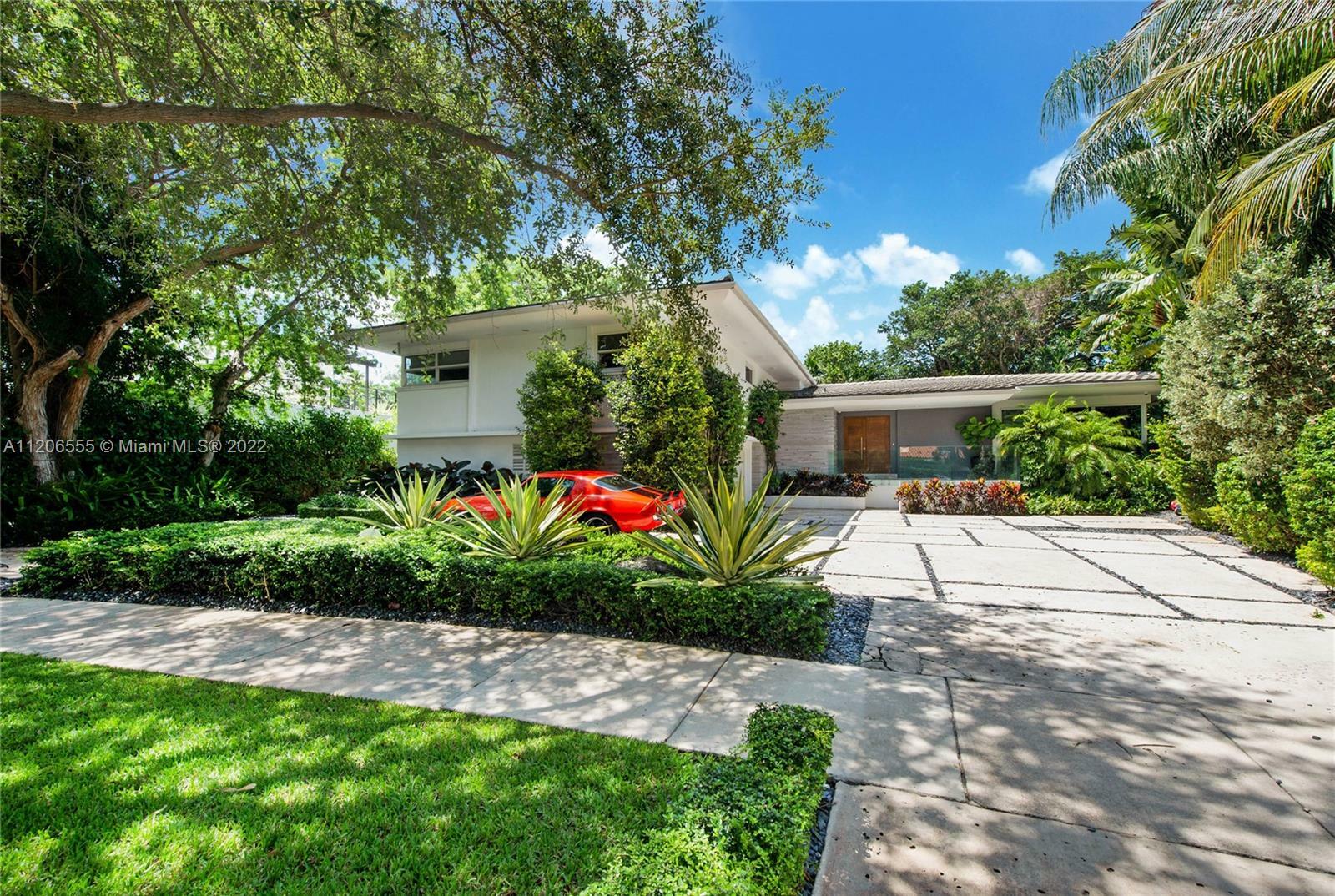 Property Photo:  62 Bay Heights Dr  FL 33133 