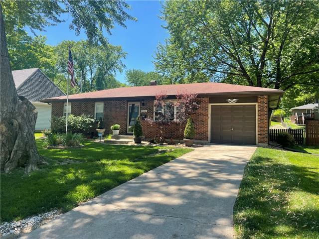 Property Photo: 5666 N Tullis Avenue MO 64119