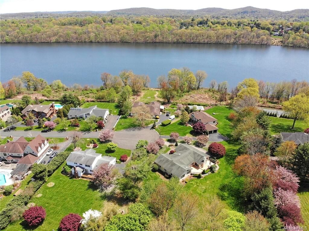 Property Photo:  1 Fieldstone Court  NY 10956 