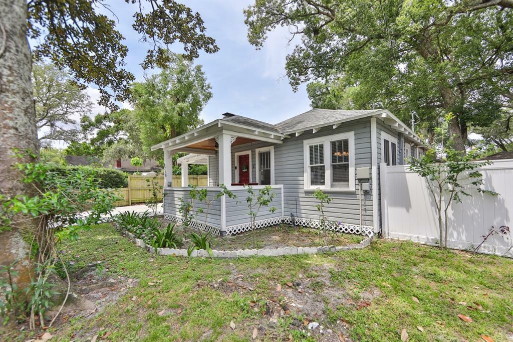 Property Photo:  8716 N Ola Avenue  FL 33604 