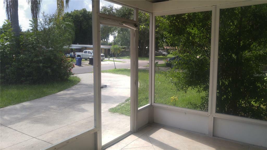 Property Photo:  5560 Bay Street NE  FL 33703 