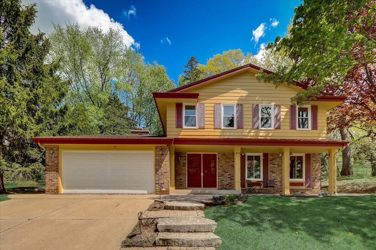 Property Photo: 213 Rawlins Dr WI 53188