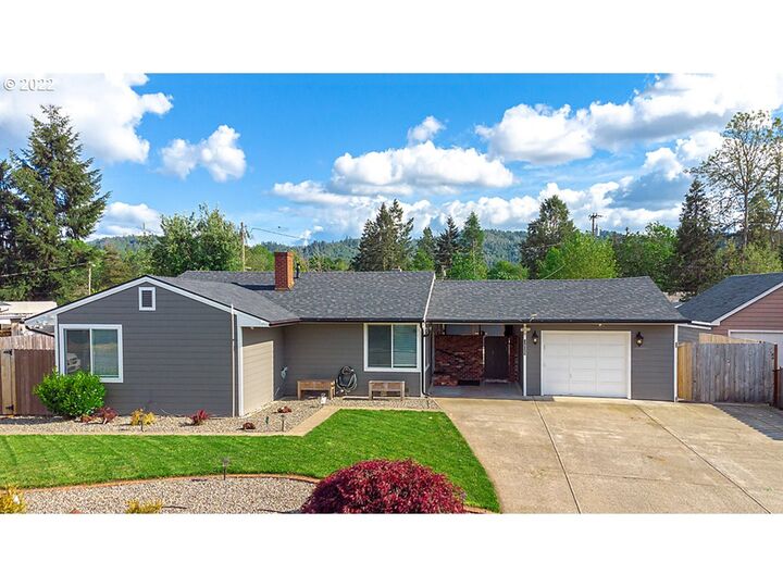 1825 NW Oerding Ave  Roseburg OR 97471 photo