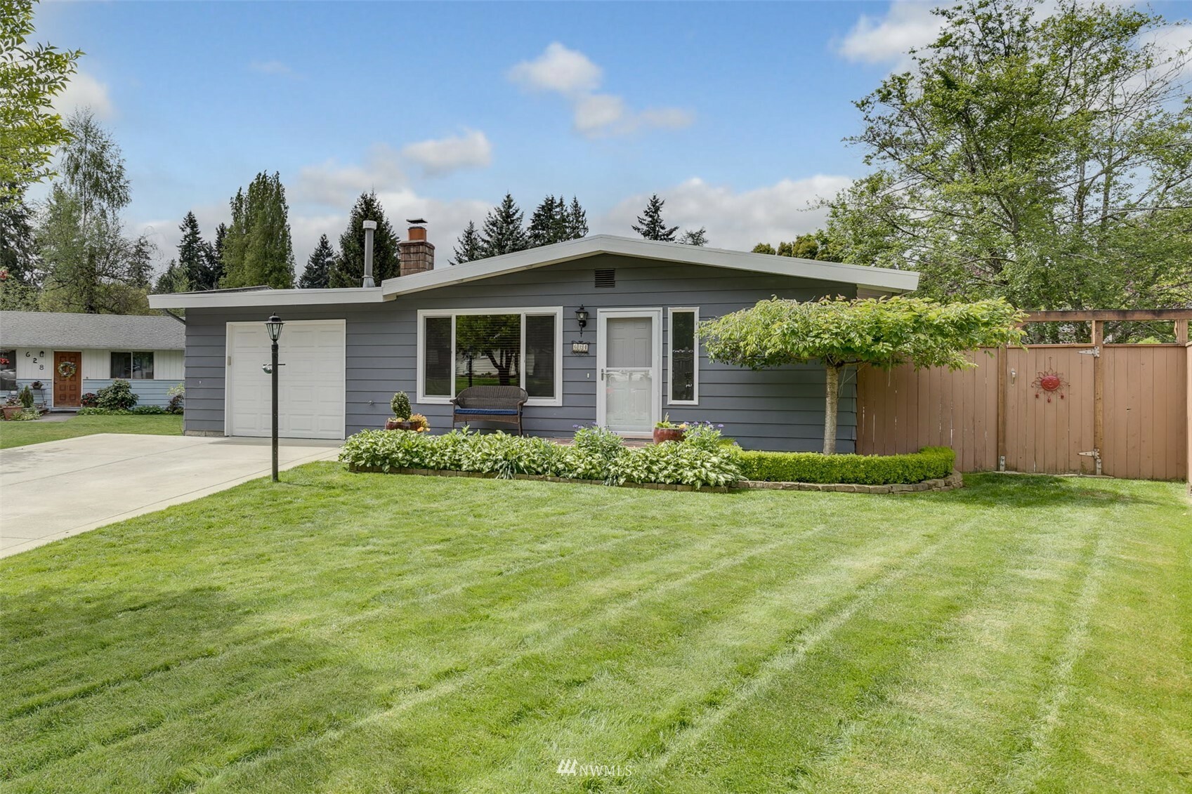 Property Photo:  624 217th Street SW  WA 98021 