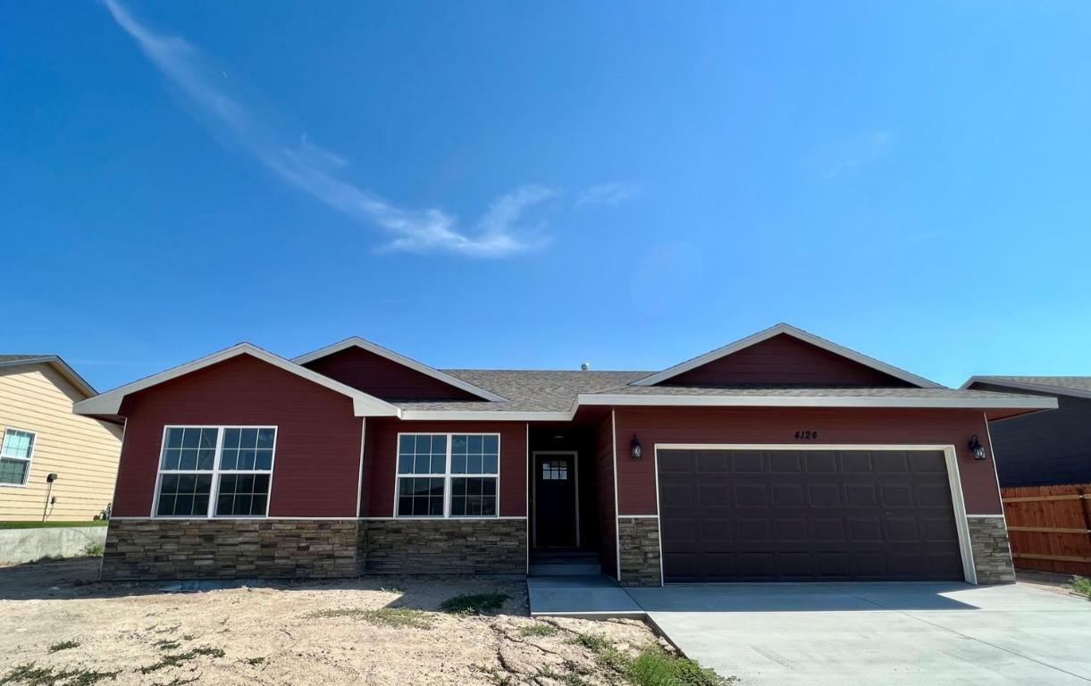 Property Photo:  4124 Hawthorne Way  KS 67846 