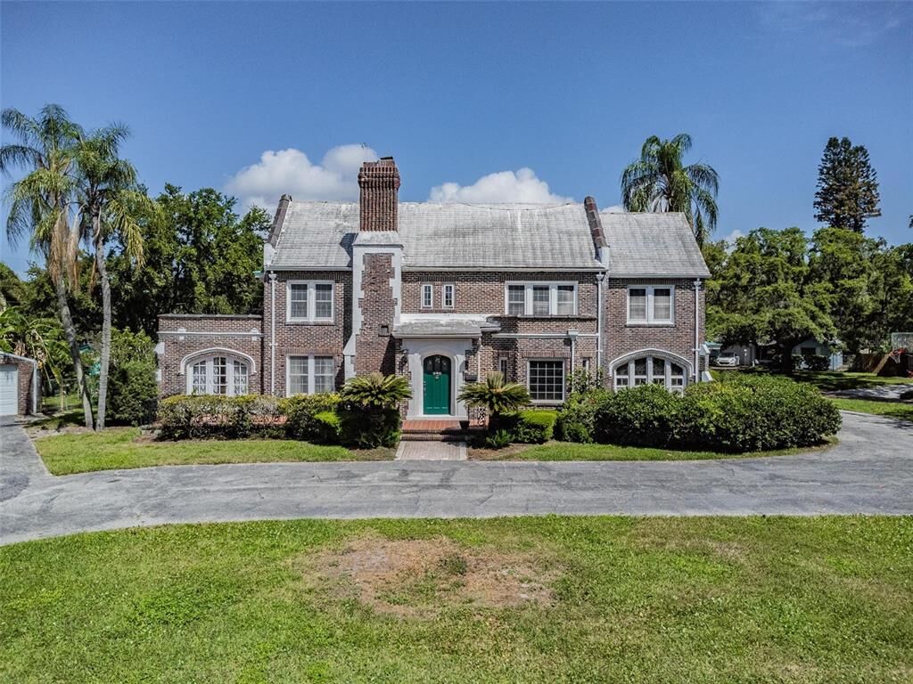Property Photo:  1535 Manor Way S  FL 33705 