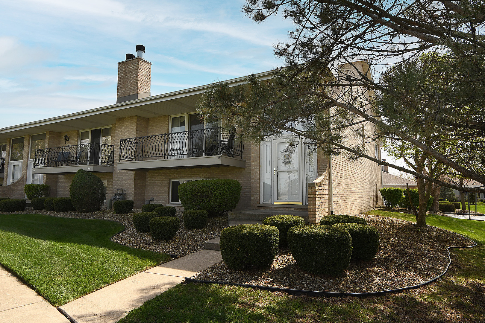 Property Photo: 10427 Wyoming Court 274 IL 60467